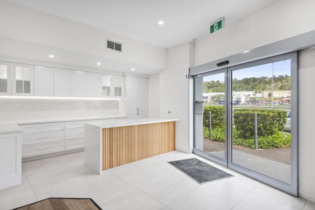 2/33 Central Drive Burleigh Heads QLD 4220 - Image 5