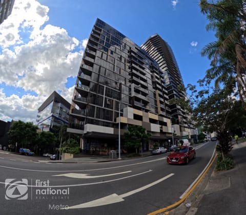 3/1 Cordelia Street South Brisbane QLD 4101 - Image 2