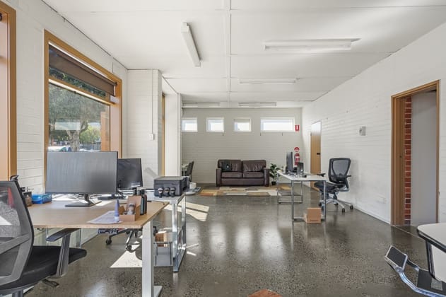 39 Henderson Road Clayton VIC 3168 - Image 4
