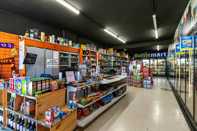 27 Somers Parade Altona VIC 3018 - Image 4