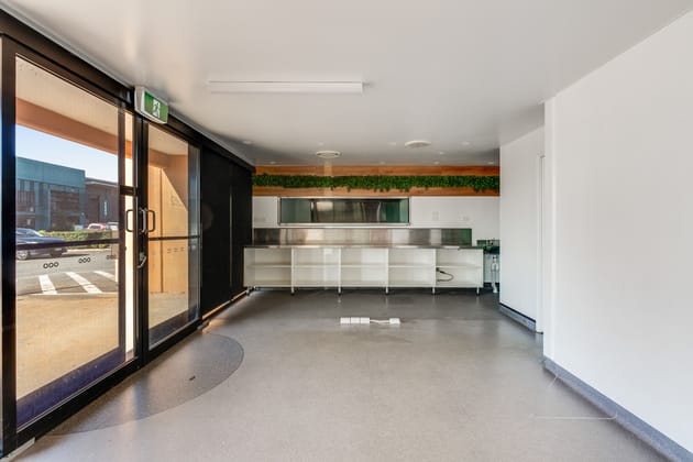 13/1-5 Gardner Court Wilsonton QLD 4350 - Image 2