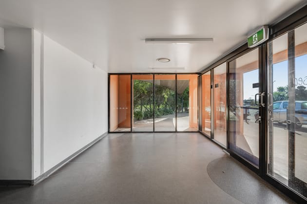 13/1-5 Gardner Court Wilsonton QLD 4350 - Image 3