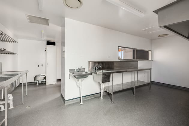 13/1-5 Gardner Court Wilsonton QLD 4350 - Image 4