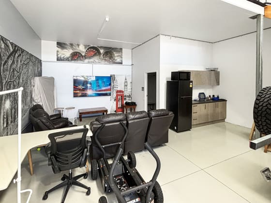 4/9 Corporate Place Landsborough QLD 4550 - Image 3