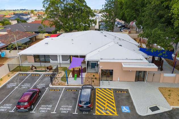 10 Russell Road Madeley WA 6065 - Image 1