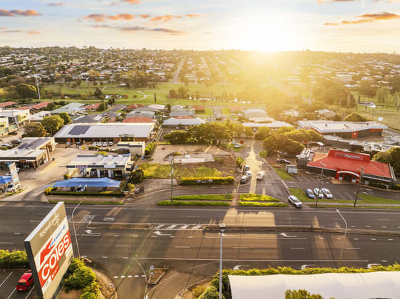875 Ruthven St Kearneys Spring QLD 4350 - Image 3