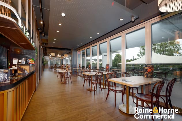 Click to view all images R2/4 Hyde Parade Campbelltown NSW 2560 - Image 4