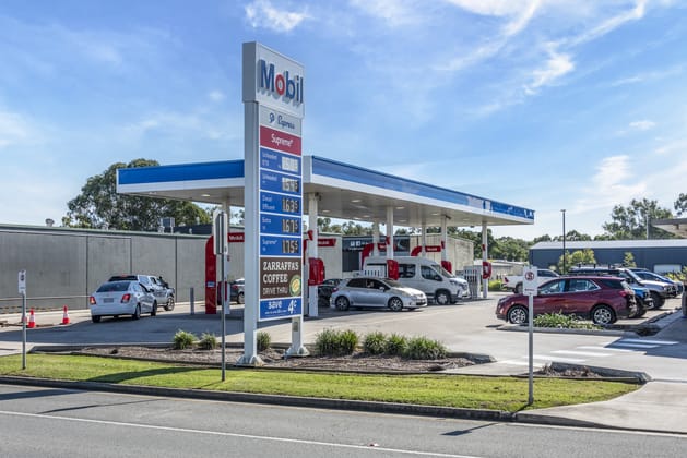 Mobil & Zarraffa's, 12-14 Boat Harbour Dr Pialba QLD 4655 - Image 2