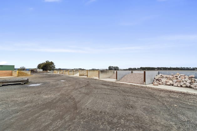75 Rossmoyne Road Colac West VIC 3250 - Image 3