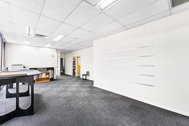 2/67 Rushdale Street Knoxfield VIC 3180 - Image 3