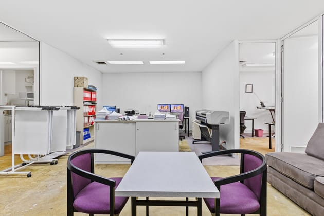 8/300 Albany Highway Victoria Park WA 6100 - Image 2