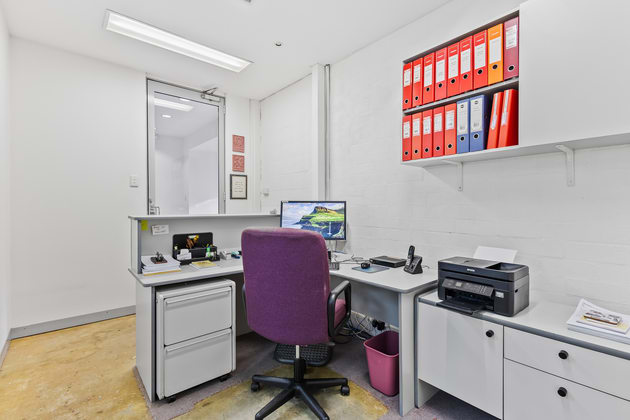 8/300 Albany Highway Victoria Park WA 6100 - Image 4