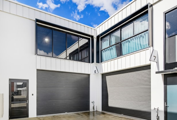 6/25 Alex Fisher Drive Burleigh Heads QLD 4220 - Image 2