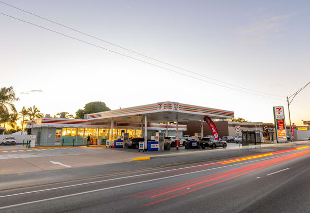7-Eleven, 369 Yaamba Rd Park Avenue QLD 4701 - Image 1