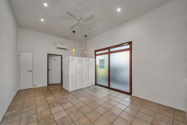 Click to view all images 1/2-4 Stephens Street Mission Beach QLD 4852 - Image 5