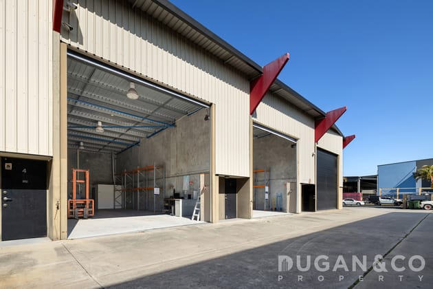 Click to view all images 2-3/58 Redcliffe Gardens Drive Clontarf QLD 4019 - Image 5