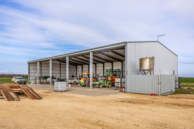 Wanbi Downs 1305 Charleson Road Sandalwood SA 5309 - Image 3