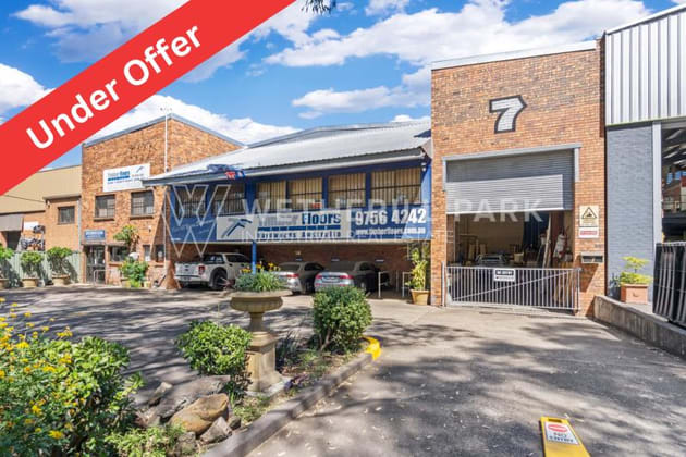 Click to view all images 7 Jumal Place Smithfield NSW 2164 - Image 1