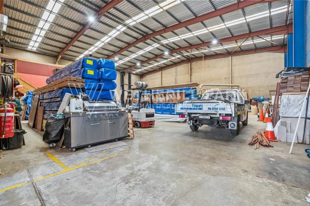 Click to view all images 7 Jumal Place Smithfield NSW 2164 - Image 2