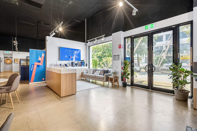 2/22 Crombie Avenue Bundall QLD 4217 - Image 5