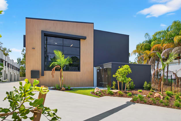 Click to view all images 35 Demand Avenue Arundel QLD 4214 - Image 3