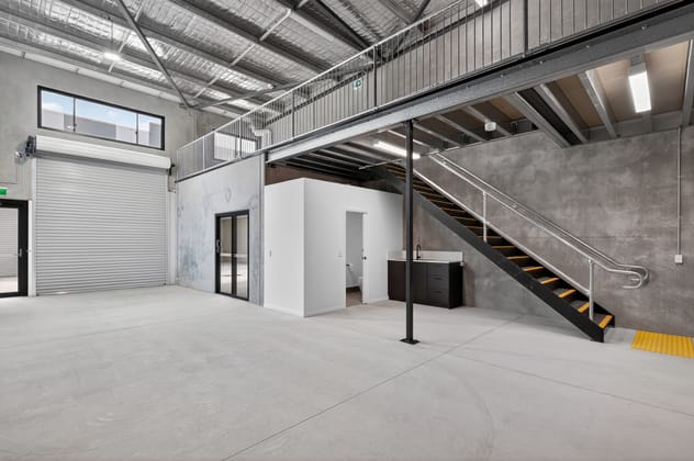 Click to view all images 35 Demand Avenue Arundel QLD 4214 - Image 5