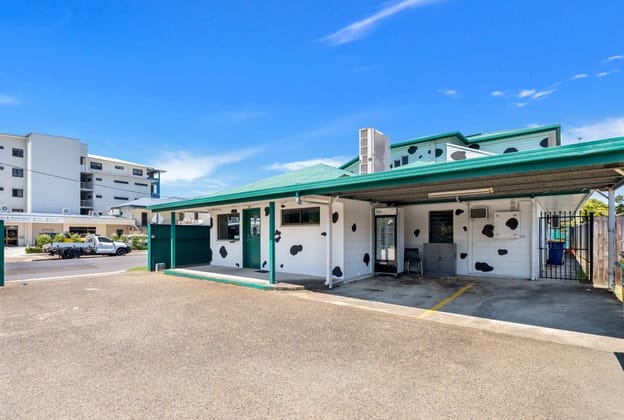 Click to view all images 474-476 Mulgrave Road Earlville QLD 4870 - Image 2