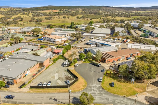 Click to view all images 37 Aurora Avenue Queanbeyan NSW 2620 - Image 4