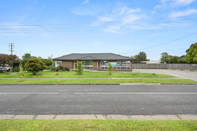 Click to view all images 2 Ann Street Beaconsfield VIC 3807 - Image 4