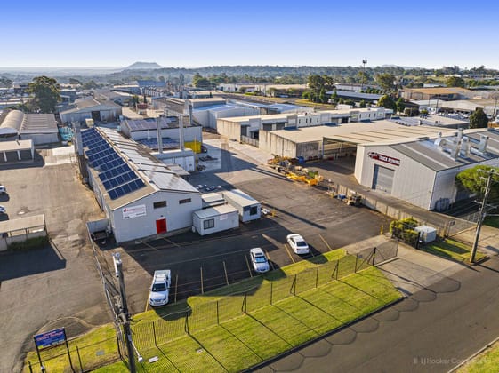 Click to view all images 11 - 13 Enterprise Street Wilsonton QLD 4350 - Image 2