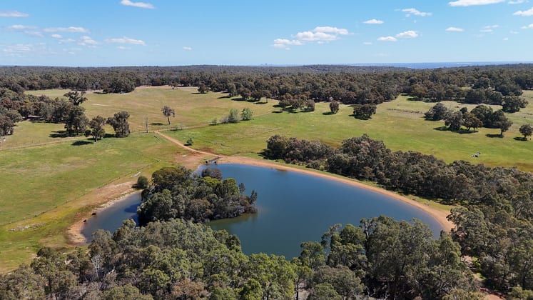 Click to view all images 463 O'Brien Road Gidgegannup WA 6083 - Image 1
