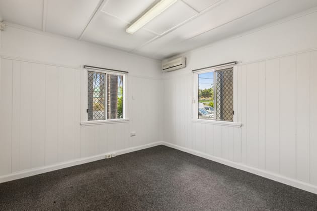 Click to view all images 7 Dexter Street South Toowoomba QLD 4350 - Image 2