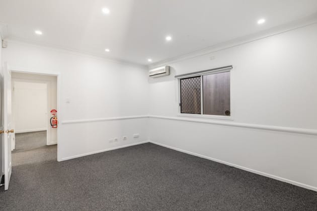 Click to view all images 7 Dexter Street South Toowoomba QLD 4350 - Image 4