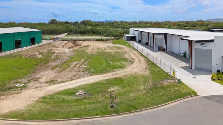 Click to view all images 67 Lakeside Drive Idalia QLD 4811 - Image 4