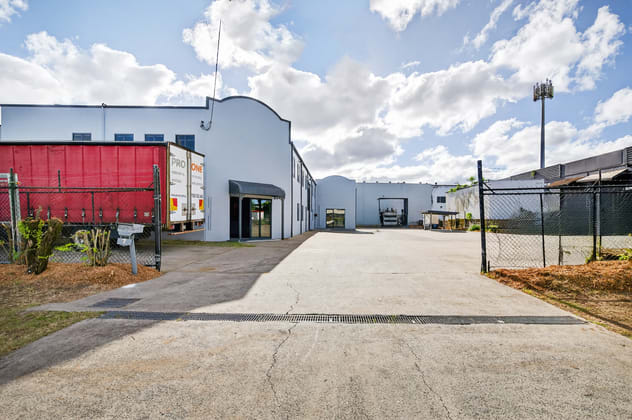 Click to view all images 7 Keller Crescent Carrara QLD 4211 - Image 5