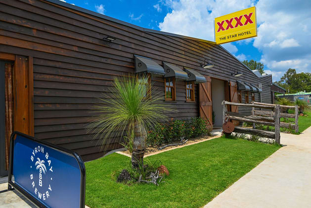 Click to view all images 1 Hodgkinson Street Eidsvold QLD 4627 - Image 1