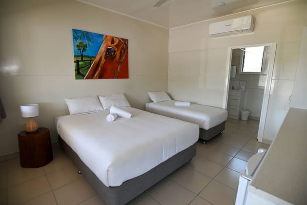 Click to view all images 1 Hodgkinson Street Eidsvold QLD 4627 - Image 5