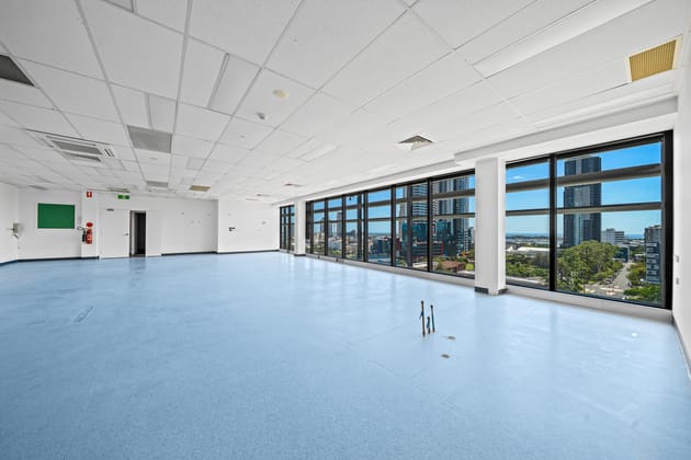 17/39 White Street Southport QLD 4215 - Image 4