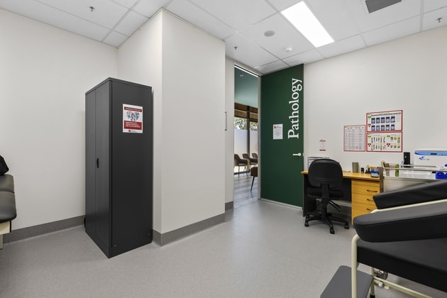 Click to view all images 99 Marine Parade Redcliffe QLD 4020 - Image 3