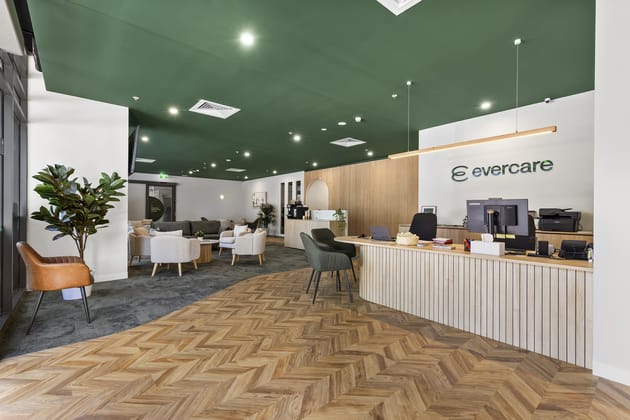 Click to view all images 99 Marine Parade Redcliffe QLD 4020 - Image 5