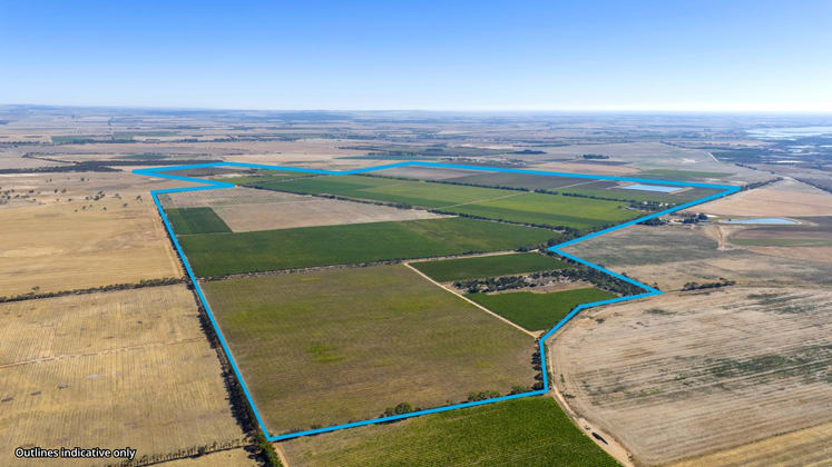 Click to view all images 261 Marandoo Road Langhorne Creek SA 5255 - Image 3