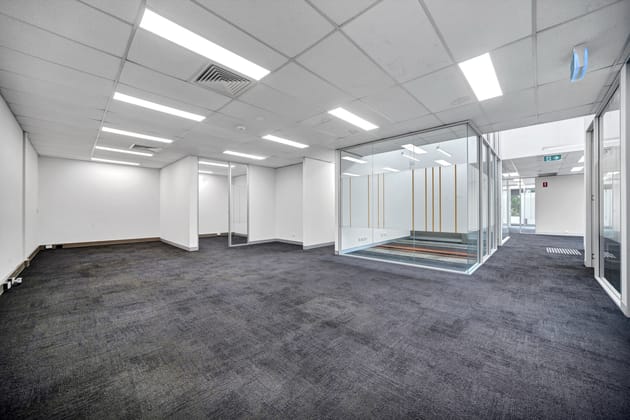 Click to view all images 123 Long Street Smithfield NSW 2164 - Image 4