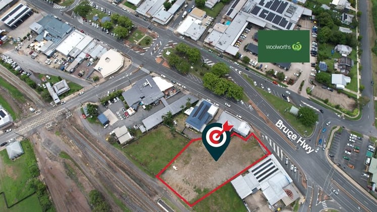 Click to view all images 7-11 Broad Street Sarina QLD 4737 - Image 1