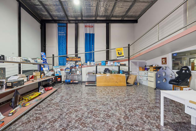 Click to view all images 4 Dominion Place Queanbeyan East NSW 2620 - Image 4