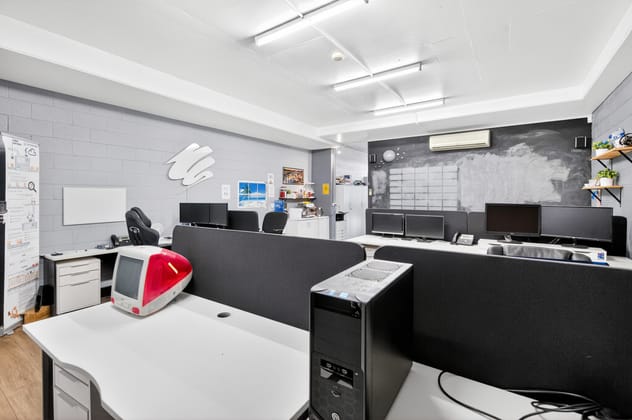 Click to view all images 5/5 Taree Street Burleigh Heads QLD 4220 - Image 5