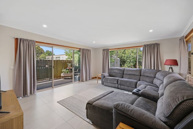 Click to view all images 11 & 13-15 Curdie Street Cobden VIC 3266 - Image 5