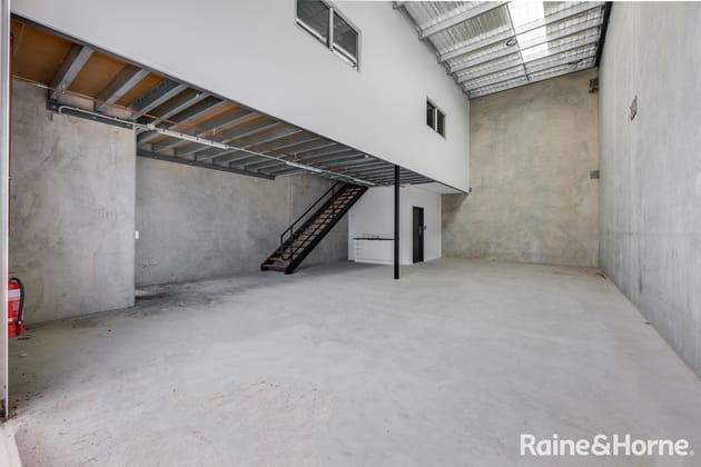 10 & 11/15 Warehouse Circuit Yatala QLD 4207 - Image 5
