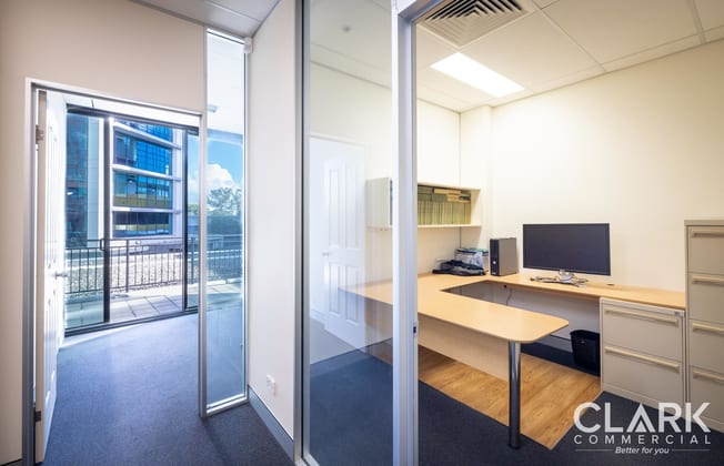 Click to view all images 1106/56 Scarborough Street Southport QLD 4215 - Image 4