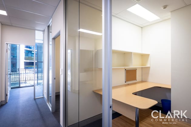 Click to view all images 1106/56 Scarborough Street Southport QLD 4215 - Image 5