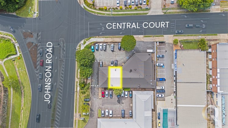 2/1 Central Court Hillcrest QLD 4118 - Image 4